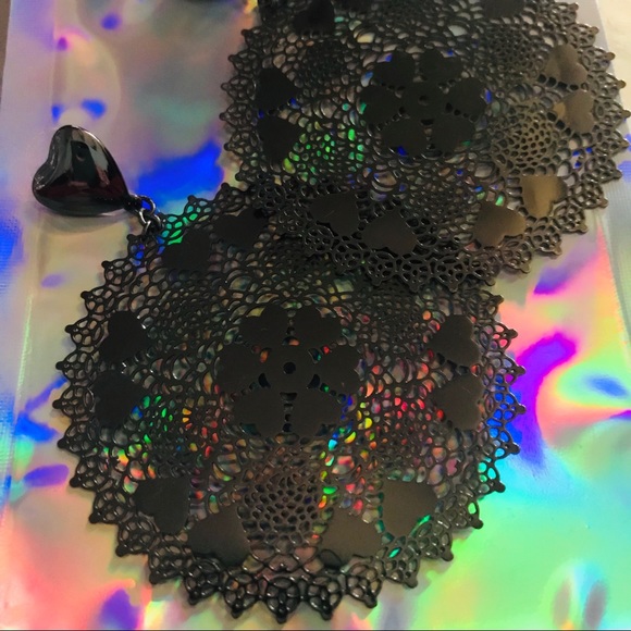 Hoop mandala heart earrings Betsey Johnson